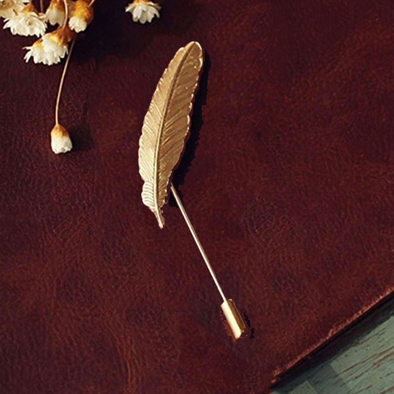 Elegant Leaf Lapel / Brooch Pin