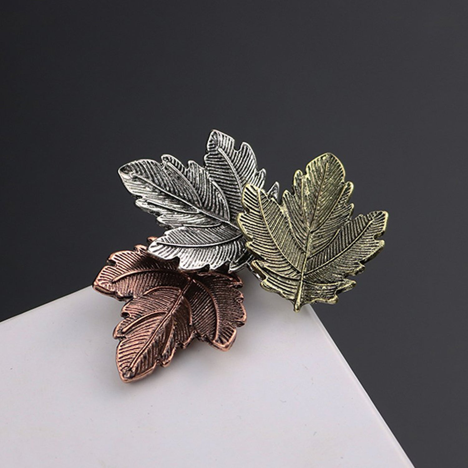 Mapel Leaf Unisex Brooch