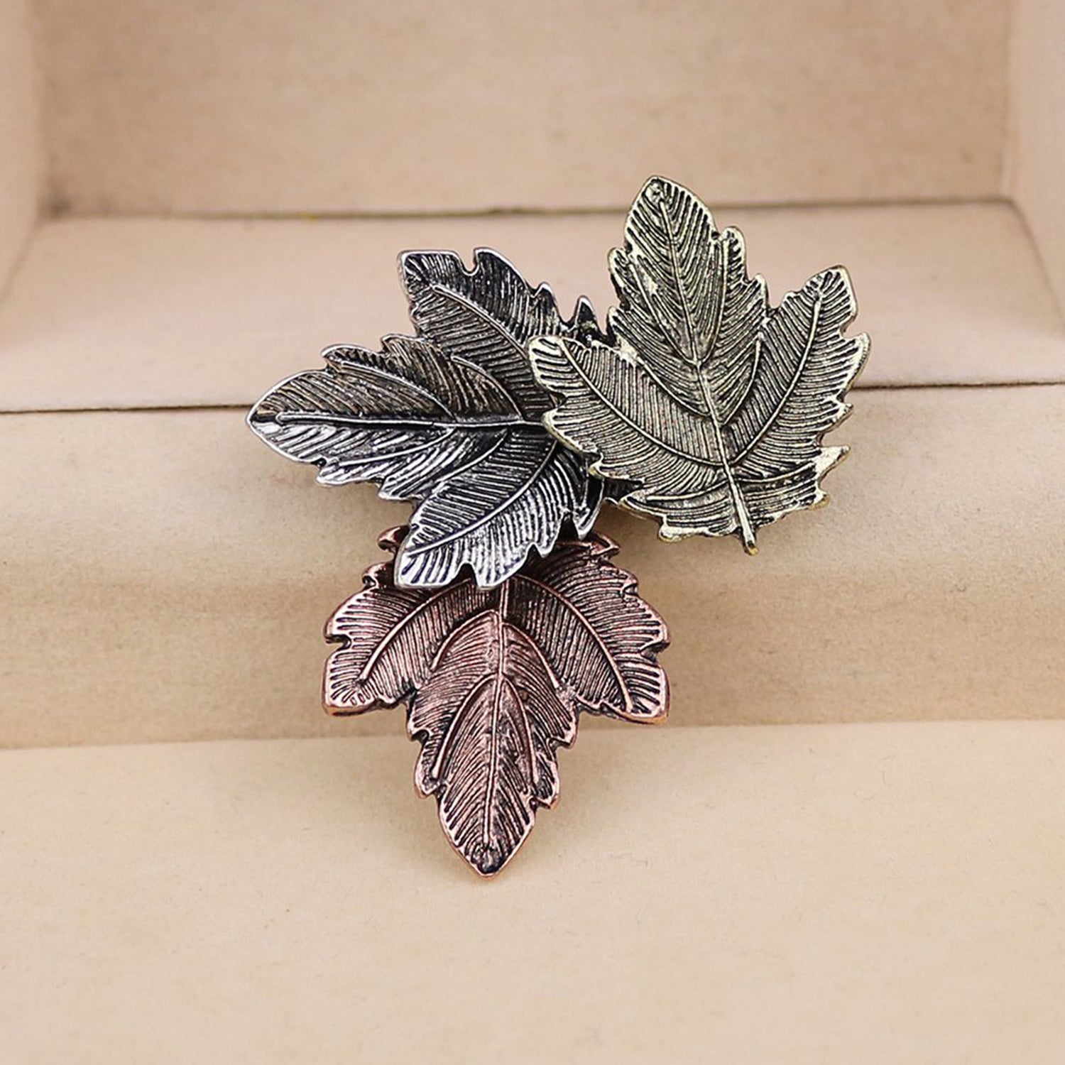 Mapel Leaf Unisex Brooch
