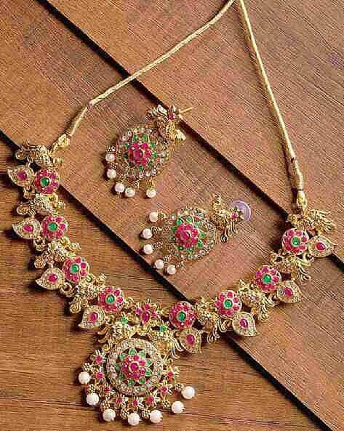 Traditional Multicolor Kundan Necklace set