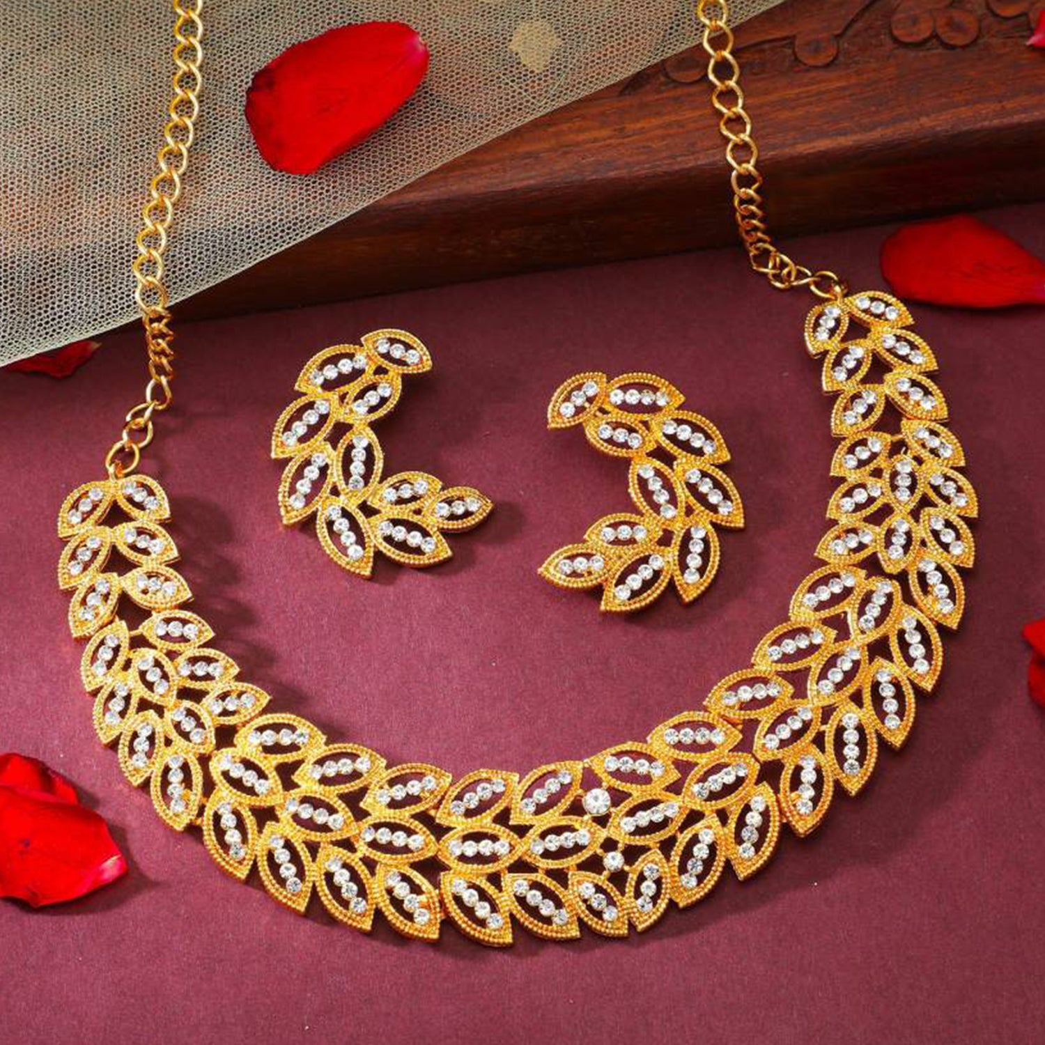 Leaf Shaped Necklace Set