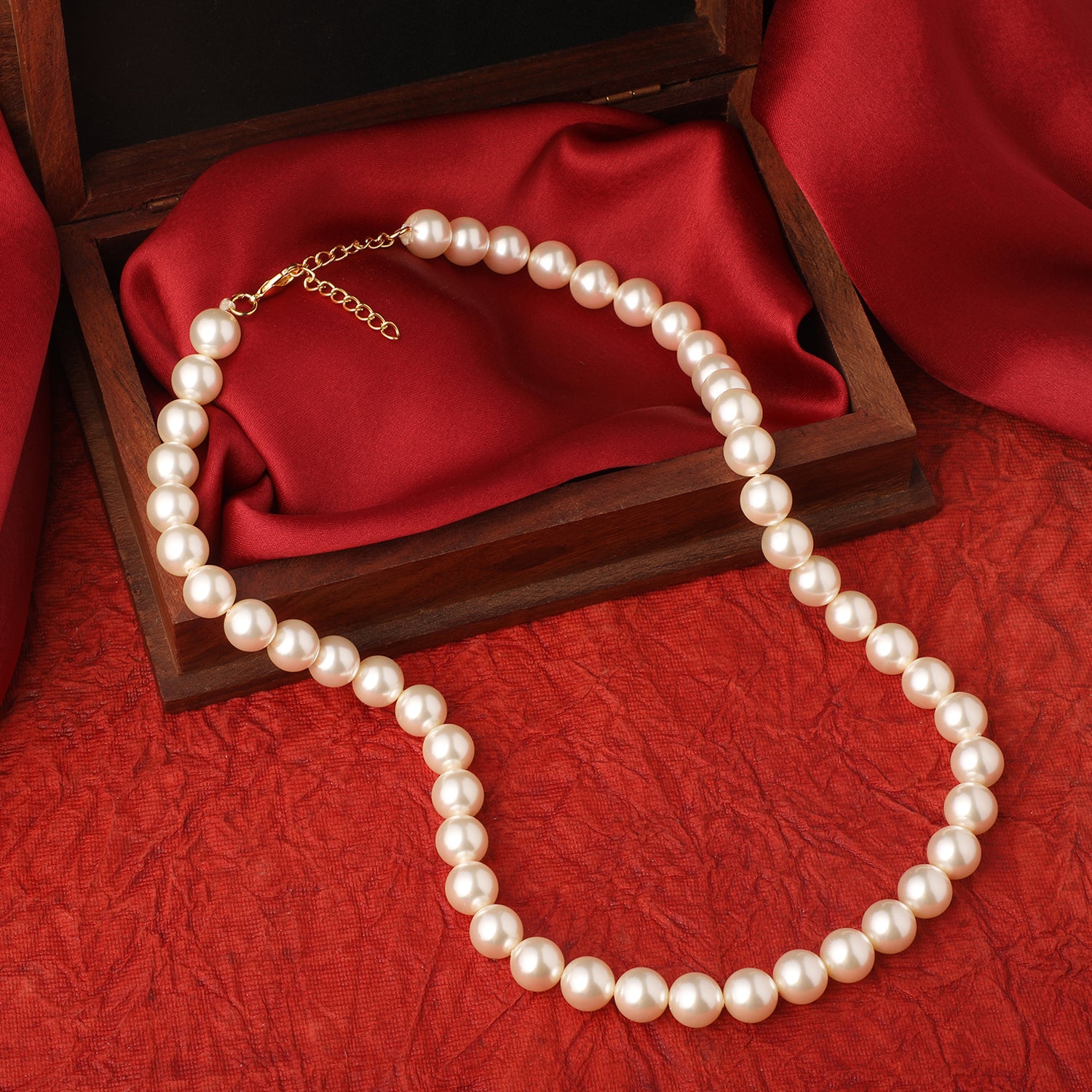 Single Line Aerificial Pearls Necklace