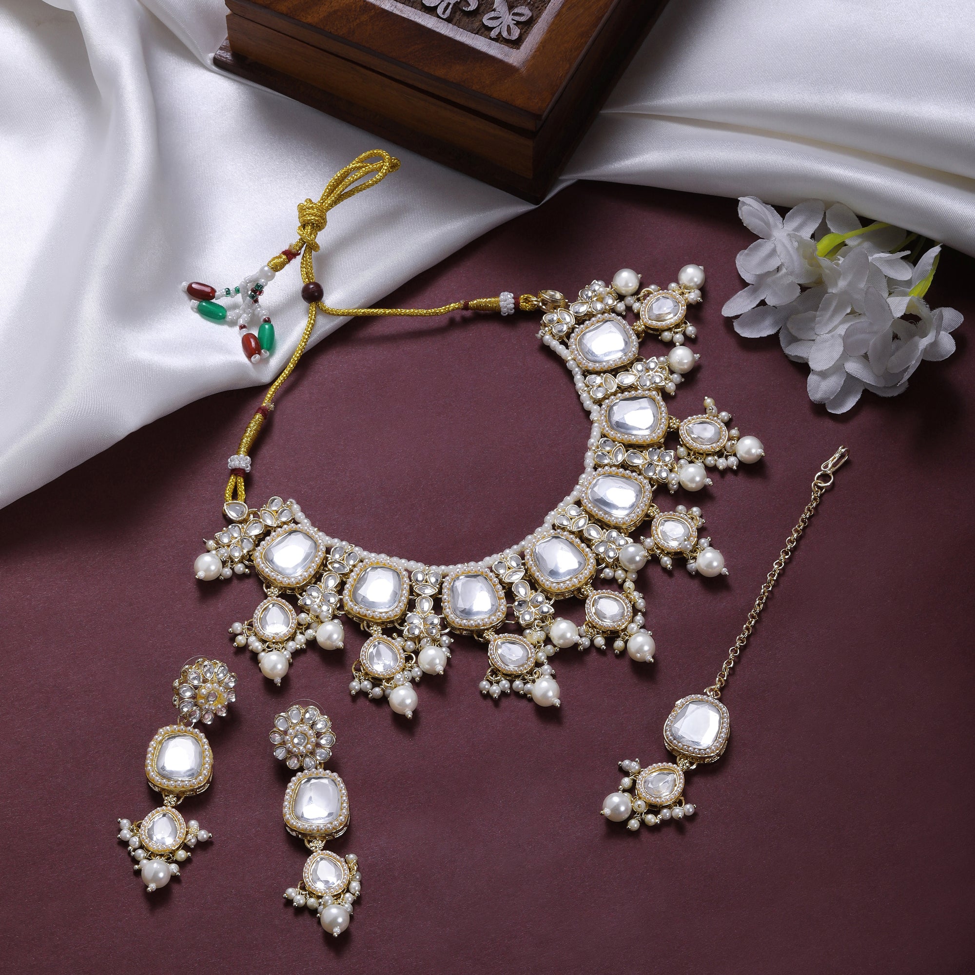 Gold Tone Traditional Choker Jewellery Set