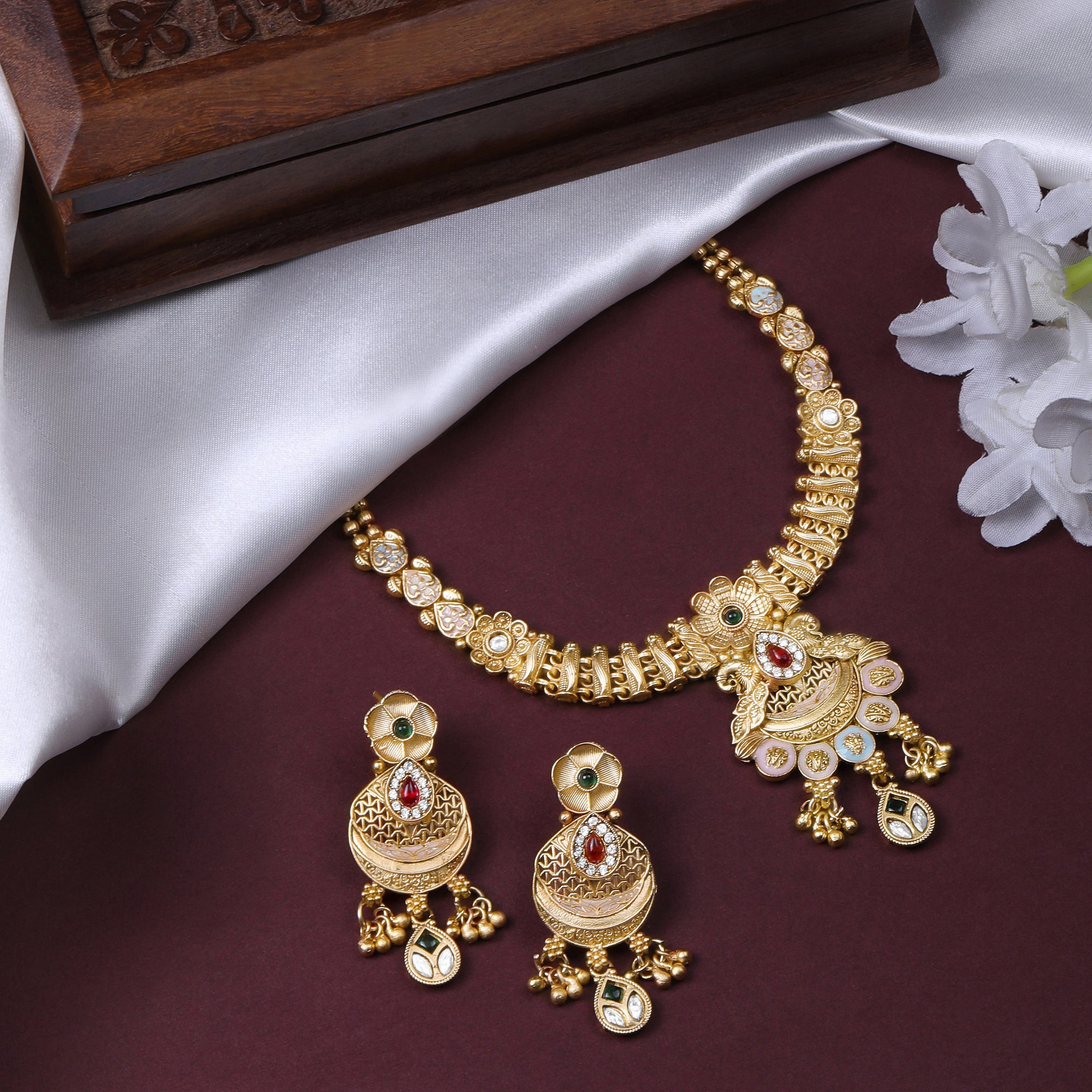 Kundan and Meenakari Enamel Traditional Indian Wedding Jewellery