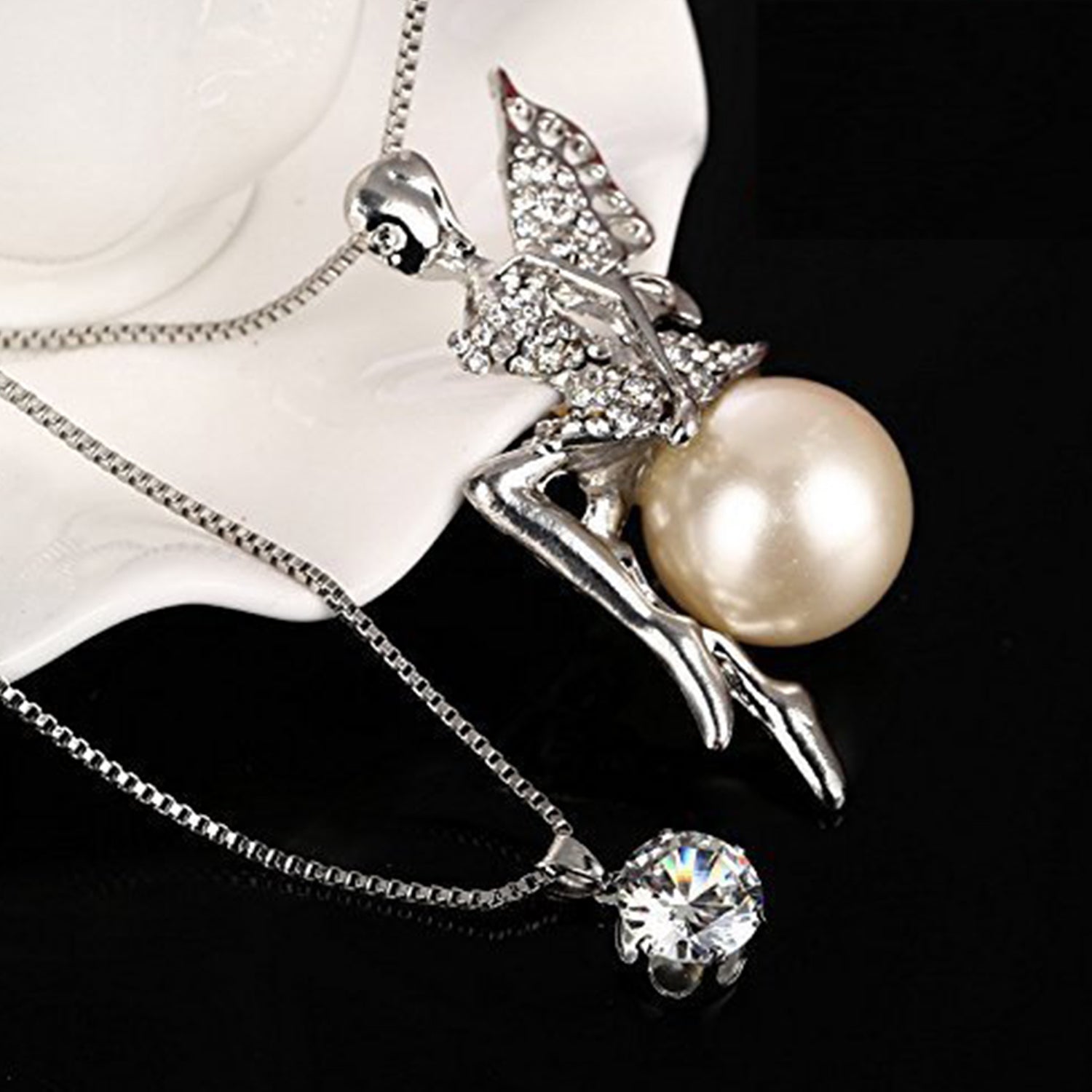 Valentine Gift Fashion Long Chain Angel Wings Pendent with Artificial Pearl