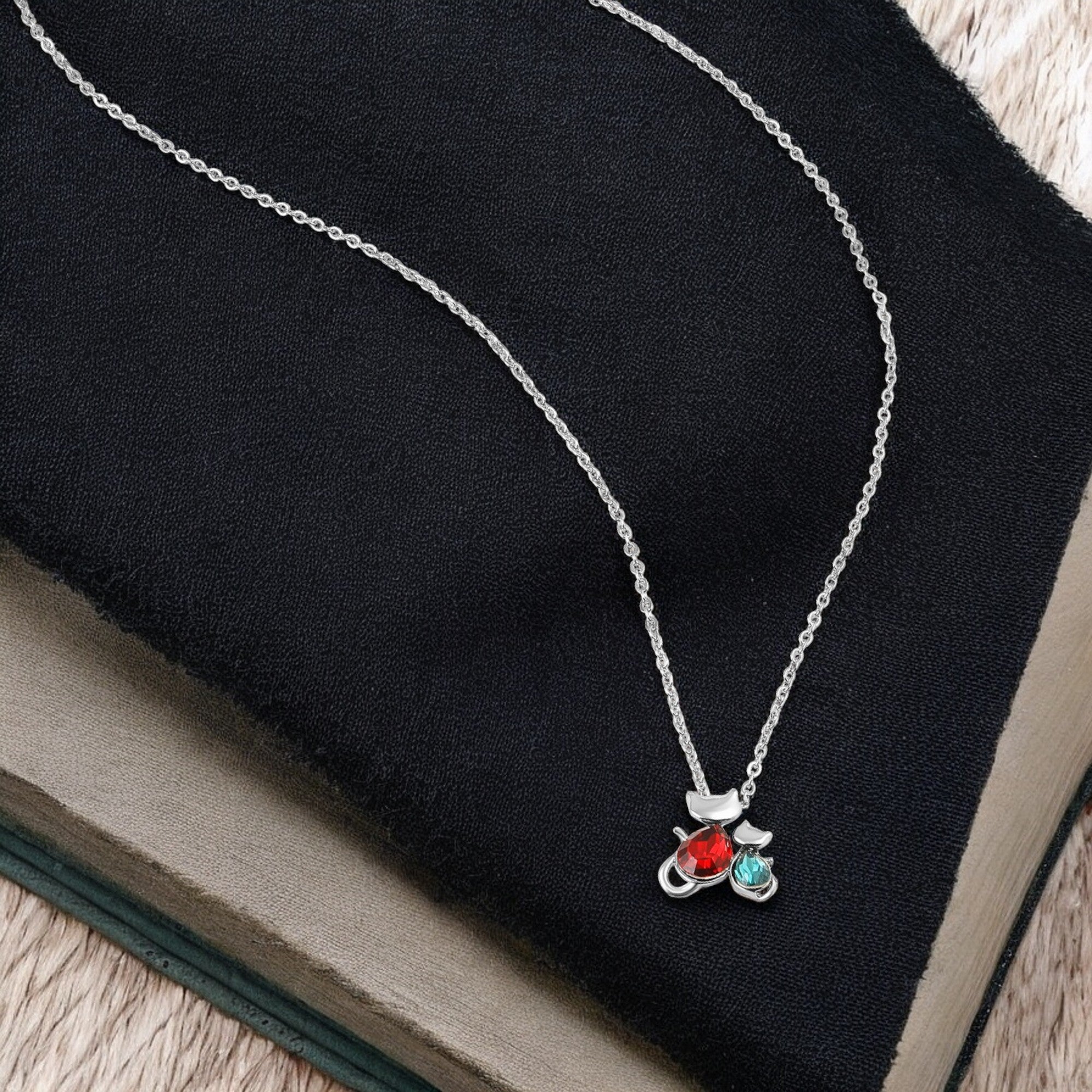 Vintage Cat-Shaped Pendant with Chain