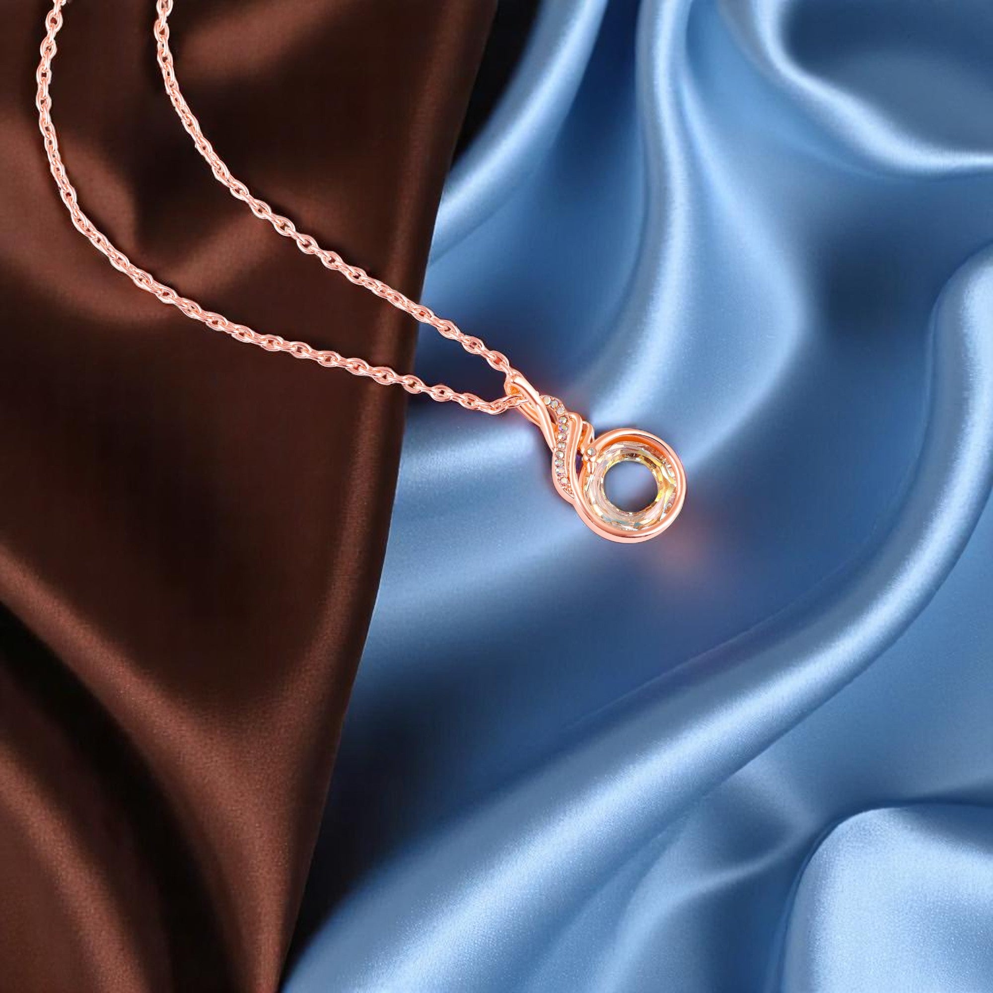 Elegant Rose Gold Round