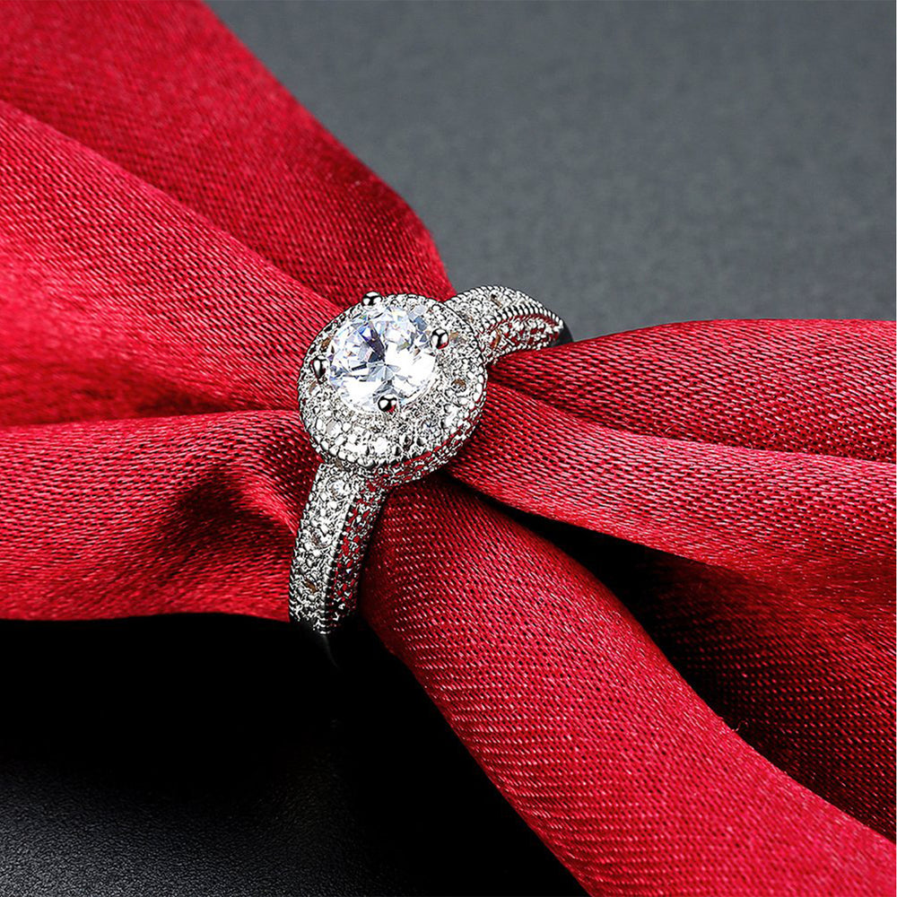 Elegant Cubic Zirconia Solitaire Royal Queen Designer Ring