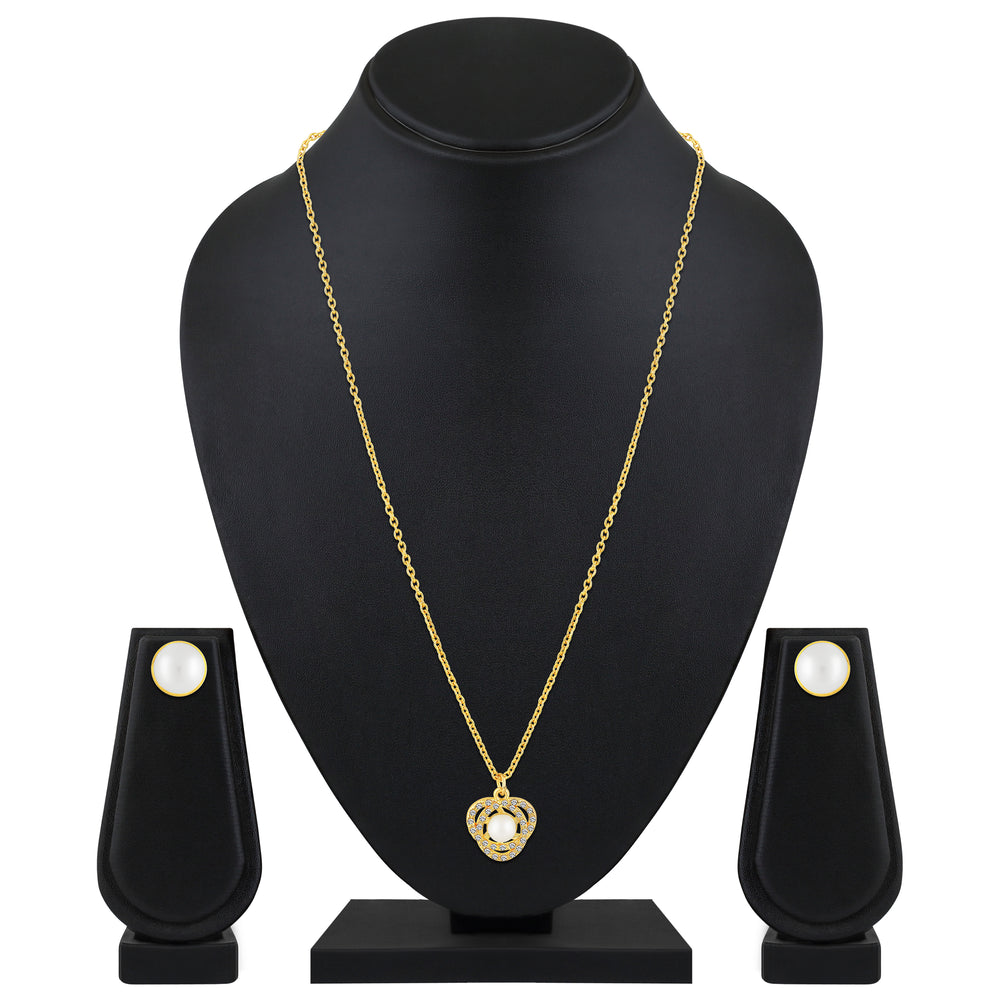 Artificial Pearls and Crystals Pendant Set