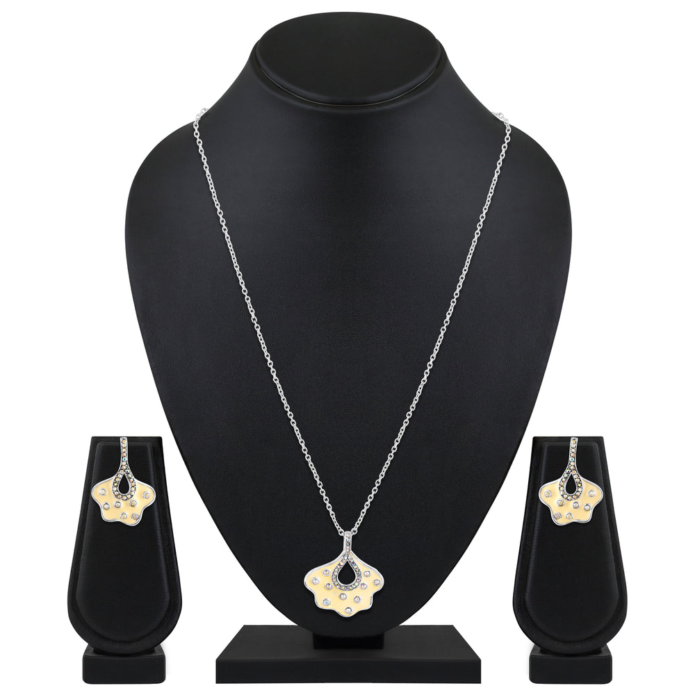 Green Meenakari Work Floral-Fan Shape Pendant Set