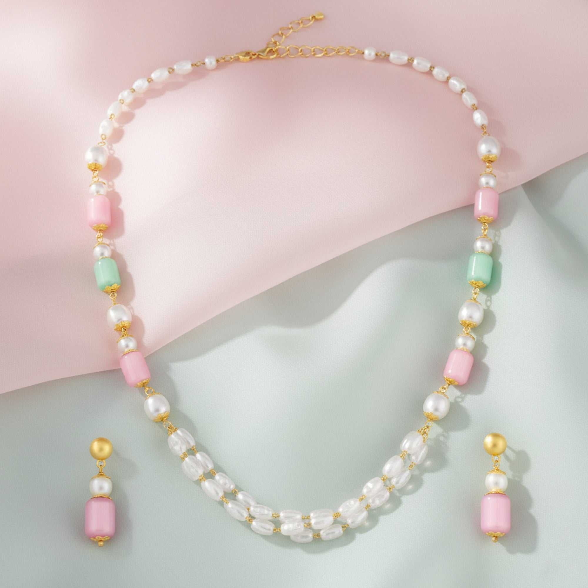 Delicate Necklace Set with Artificial Beads