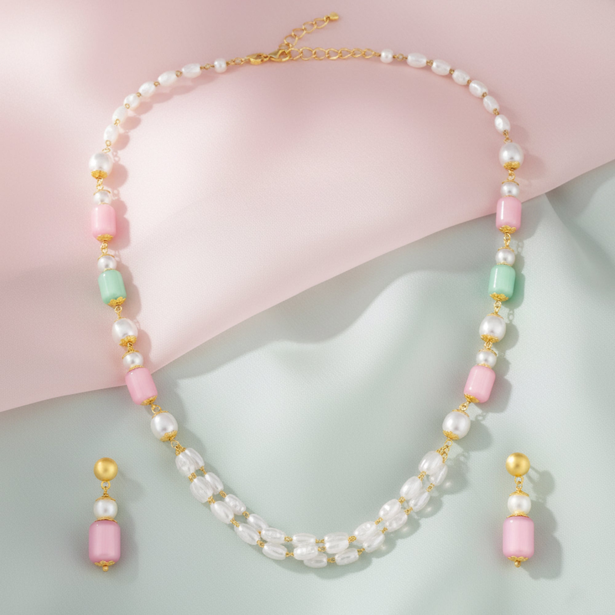 Delicate Necklace Set with Artificial Beads