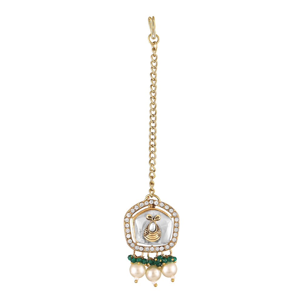 Wedding Wear Traditional Kundan Necklace Set with Mang Tikka