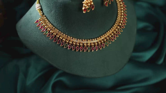 Traditional gold-plated kundan necklace set with earrings
